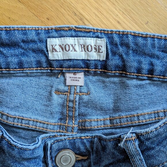 Distressed Knox Rose Jeans w/Embroidery - SZ 6 - Picture 7 of 9